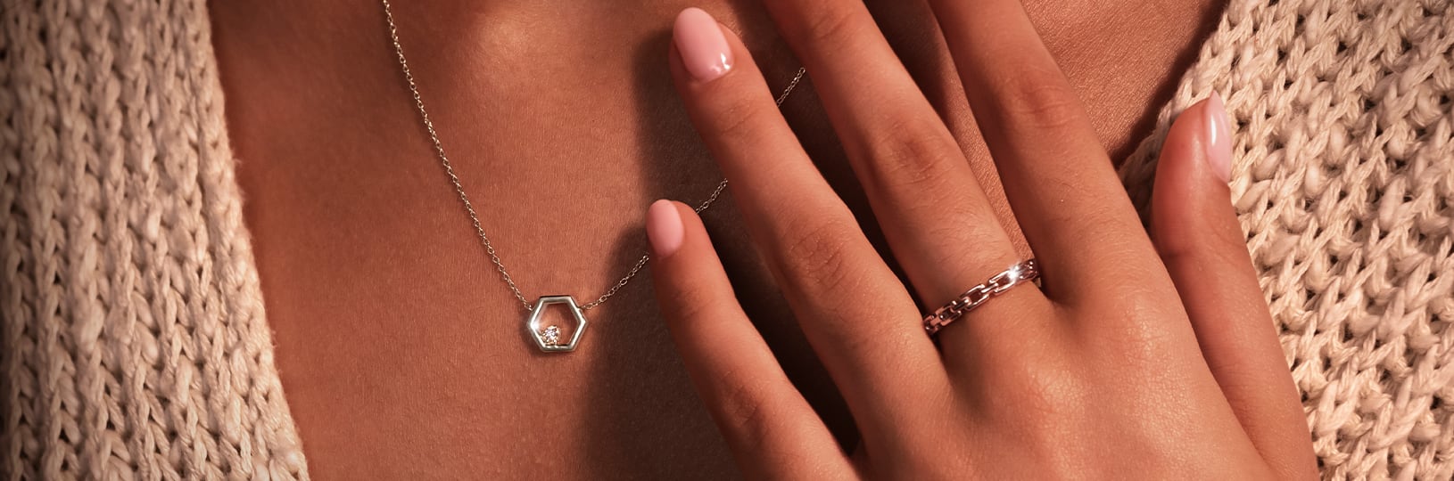 Silver Solitaire Honeycomb Necklace